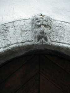 worn_face
